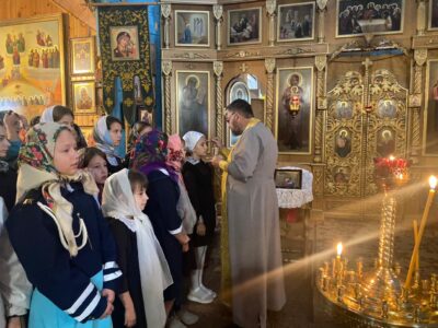 Молебен для учащихся на предстоящую неделю совершили в Ильинском храме села Верхососна