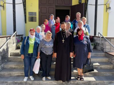 Делегация Верхососенского сельского поселения посетила Покровский собор города Бирюча в рамках проекта «Родной край — наш семейный очаг»