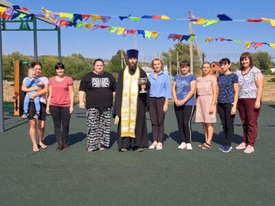 В селе Белый Колодезь состоялось открытие и освящение новой спортивной площадки