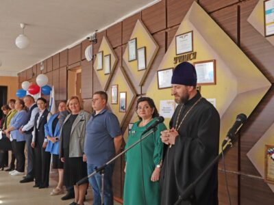 Благочинный Вейделевского церковного округа принял участие в торжественной линейке посвященной Дню среднего профессионального образования