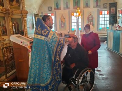 Получатели социальных услуг МБСУСОССЗН «Красненского дома милосердия» посетили праздничное богослужение в храме Рождества Христова села Горки