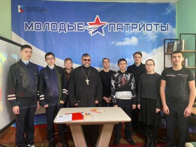 Настоятель Ильинского храма посетил Верхососенскую школу