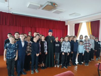 Состоялась встреча священника с учащимися МОУ «Рождественская СОШ»