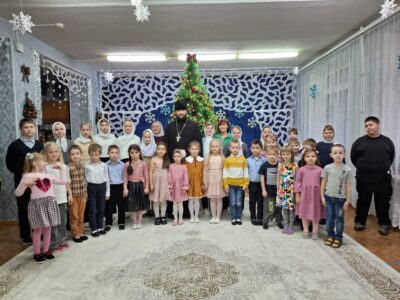 Благочинный I-го Бирюченского округа с воспитанниками воскресной школы «Покров» посетили Детский сад «Солнышко» города Бирюча