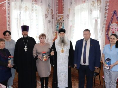 Епископ Валуйский и Алексеевский Савва посетил пансионат для пожилых людей «Тихая пристань» села Погромец