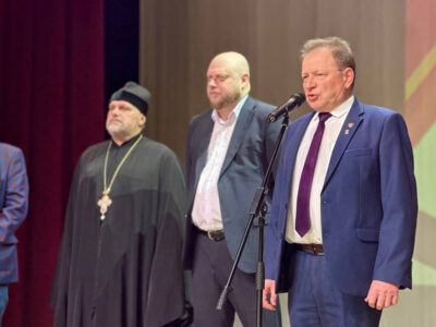 Благочинный Валуйского округа принял участие в торжественном мероприятии посвящённом открытию Года Защитника Отечества во Дворце культуры и спорта города Валуйки