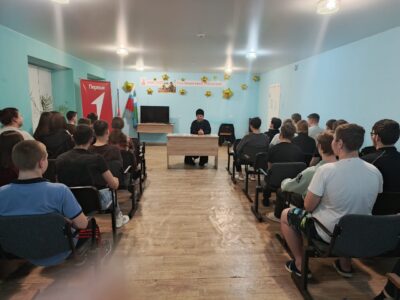 Настоятель Свято-Митрофановского храма провел беседу со студентами Бирючанского техникума