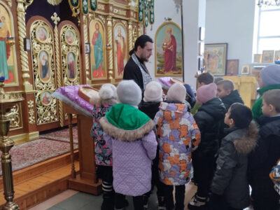 В храме святого пророка Божия Илии села Ильинка прошла встреча настоятеля с учащимися 1 класса МБОУ «Ильинская СОШ»