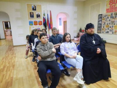 Настоятель храма Рождества Христова села Лесное Уколово провел профилактическую беседу на тему «Профилактика зависимого поведения среди детей и подростков»