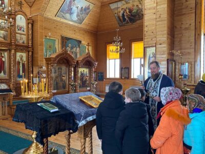 Настоятель Свято-Никольского храма села Сорокино провел встречу с учениками и учителями местной школы