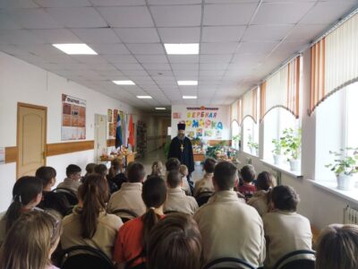 В МБОУ «Большебыковская СОШ» была проведена благотворительная акция «Вербная ярмарка»