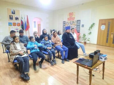 Настоятель храма Рождества Христова села Лесное Уколово провел познавательную беседу «Знак беды – наркотики»
