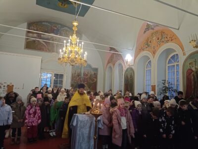 В Покровском храме села Иловка был совершен ученический молебен