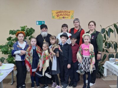 В МБОУ «Гарбузовская СОШ» прошла благотворительная ярмарка в день памяти святителя Николая Чудотворца