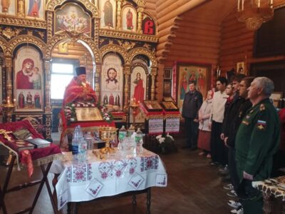 В храме Спаса Нерукотворного поселка Волоконовка был совершен водосвятный молебен для призывников