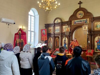 Воспитанники духовно-эстетической студии «Лампадка» приняли участие в богослужении в храме святой равноапостольной княгини Ольги села Зенино во вторник Светлой седмицы