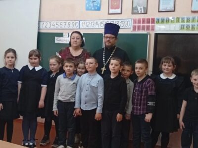 Настоятель храма Димитрия Солунского села Казацкое посетил МБОУ «Казацская СОШ»