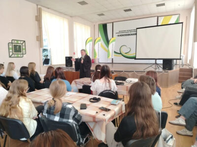 В ОГАПОУ «Алексеевский колледж» состоялась встреча благочинного Алексеевского округа со студентами посвященная Дню славянской письменности и культуры