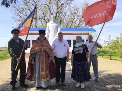 Настоятель Ильинского храма села Верхососна принял участие в праздничном мероприятии посвященном Дню Победы