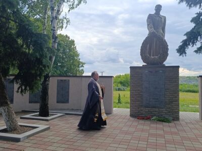 Настоятель храма Рождества Христова села Рождествено совершил литию на Мемориале павшим воинам в 85-ю годовщину начала Великой Отечественной войны
