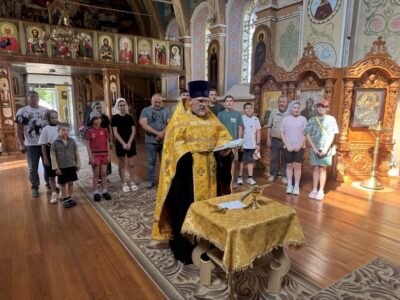 В Никольском храме города Валуйки был отслужен молебен о путешествующих