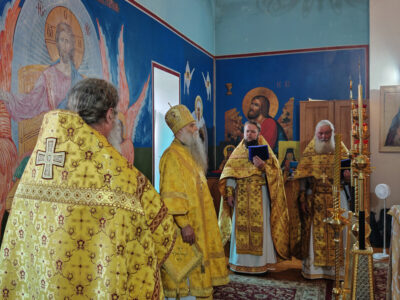 Епископ Валуйский и Алексеевский Савва совершил Божественную Литургию в храме Благовещения Пресвятой Богородицы села Советское