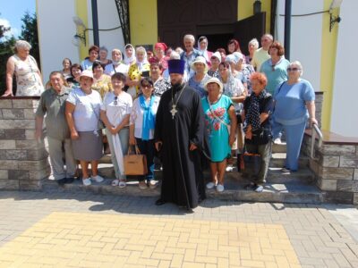 В рамках губернаторского проекта «К соседям в гости» делегация экскурсантов из Волоконовского муниципального округа посетила собор Покрова Пресвятой Богородицы города Бирюч