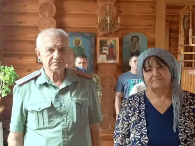 Атаман Валуйского отдела «Станица Староказацкая» Донского казачьего войска Союза казаков России вместе с супругой помолились за богослужением в храме Рождества Христова села Рождествено