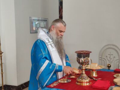 Епископ Савва совершил Божественную Литургию в Свято-Николаевском кафедральном соборе города Валуйки