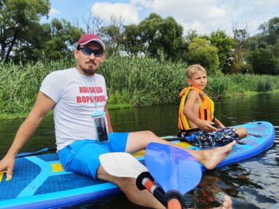 Настоятель храма Тихвинской иконы Божией Матери села Ютановка совместно с учащимися воскресной школы храма совершили сплав на байдарках по реке Оскол
