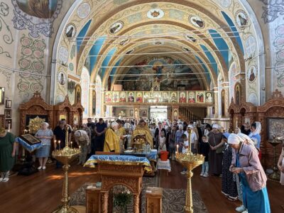 В Никольском храме города Валуйки были совершены молебны на начало учебного года