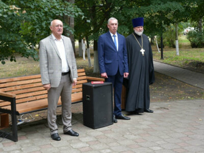 Настоятель Свято-Троицкого храма села Круглое принял участие в открытии обновленного игрового пространства в селе Круглое