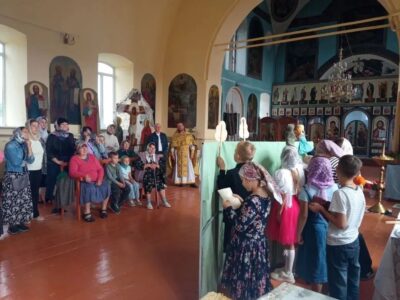 Воспитанники храма Рождества Пресвятой Владычицы нашей Богородицы и Приснодевы Марии города Бирюч показали прихожанам спектакль о дружбе: «Белкины осенины»