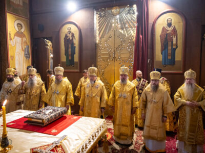 В канун празднования обретения мощей святителя Иоасафа Белгородского Преосвященнейший епископ Савва вместе с духовенством Валуйской епархии принял участие в соборном богослужении