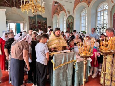 В Покровском храме села Иловка было совершено молебное пение перед началом нового учебного года