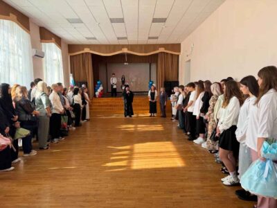 В учебных заведениях Валуйского муниципалитета прошли торжественные линейки на которых присутствовали священнослужители благочиния