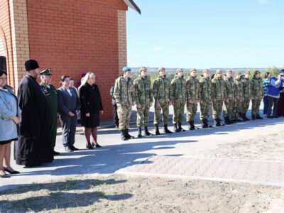Благочинный приходов Волоконовского округа принял участие в открытии памятного знака в честь воинов-героев погибших при выполнении боевых задач в зоне СВО