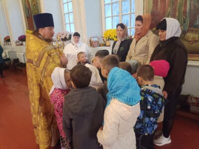 Воспитатели и воспитанники Иловского детского сада посетили Покровский храм села Иловка
