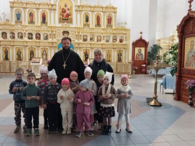 Воспитанники МБДОУ «Детский сад «Солнышко» города Бирюч» вместе с воспитателями посетили собор Покрова Пресвятой Богородицы города Бирюч